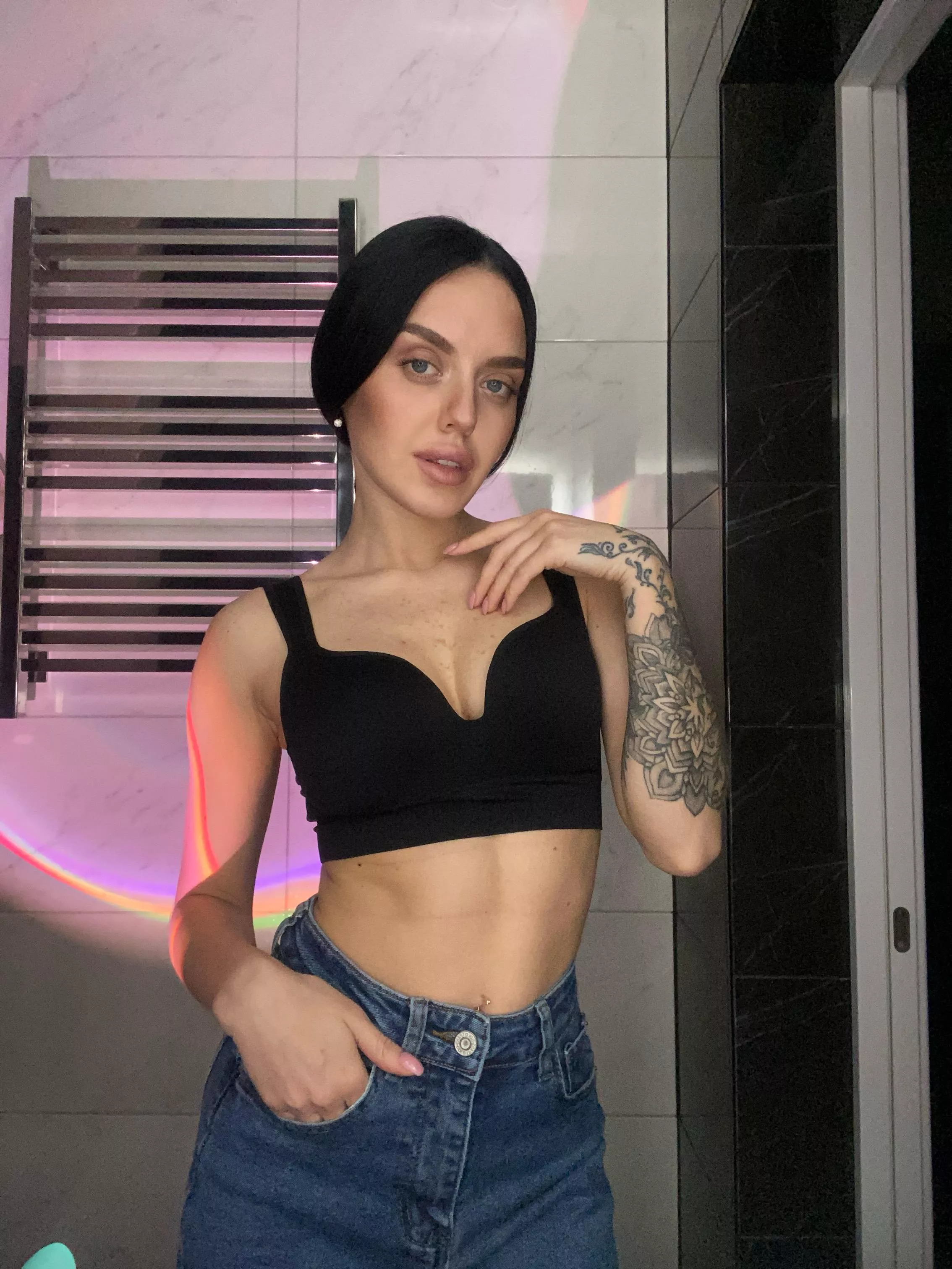 Have a nice day babe (IUTR) posted by mysticloly