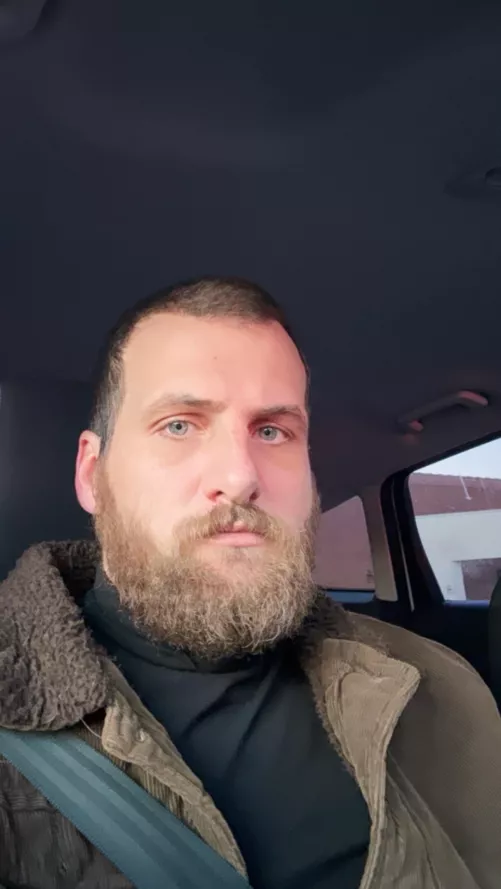 Hi guys 👋 by R4ND3