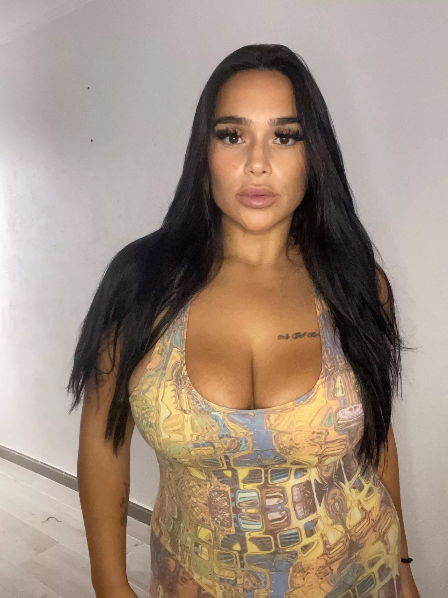 I look nice in this tight outfit. What do you think? posted by magicalngifted