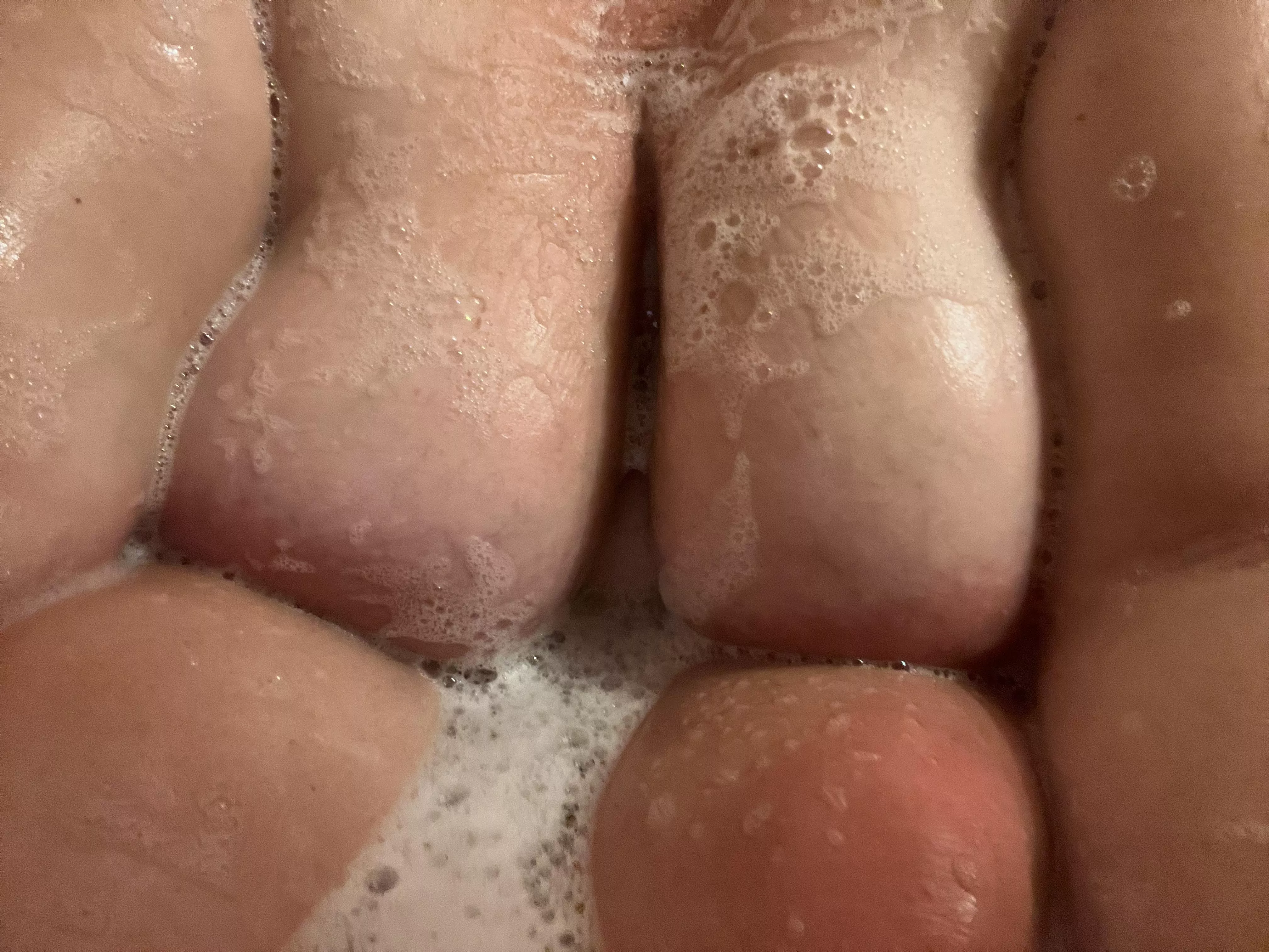 [image] wanna pop the bubbles?? posted by Famous_Curve8928