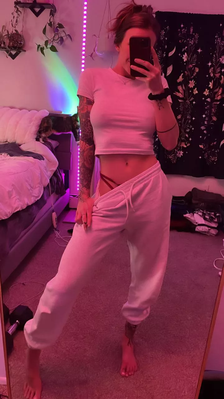 Perfectly symmetrical pokies posted by xx_blakebailey