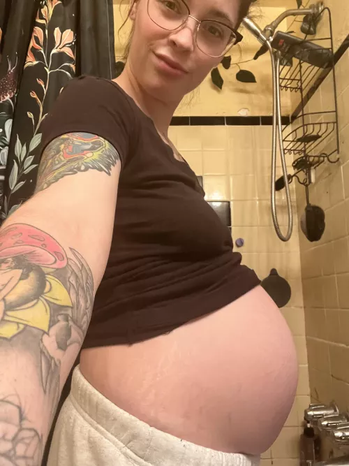 Pregnant mama here looking to sell some content by goddesskhali420