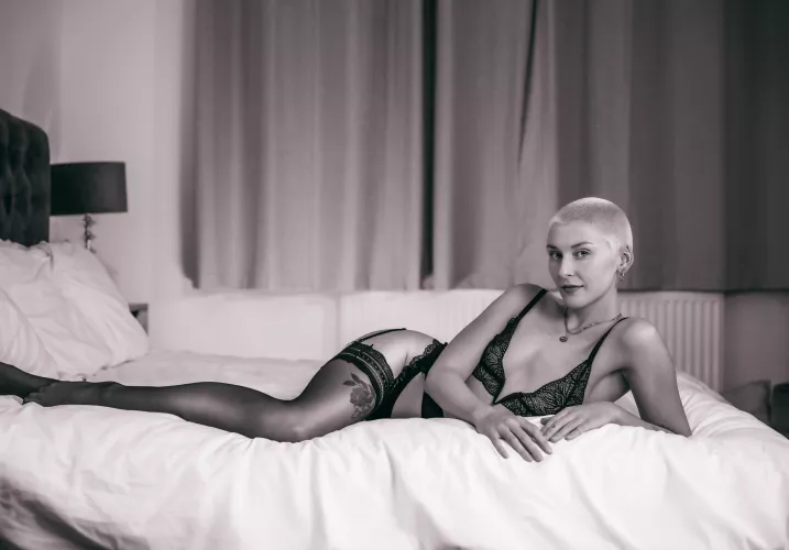 Waiting for you by lissaisshaving