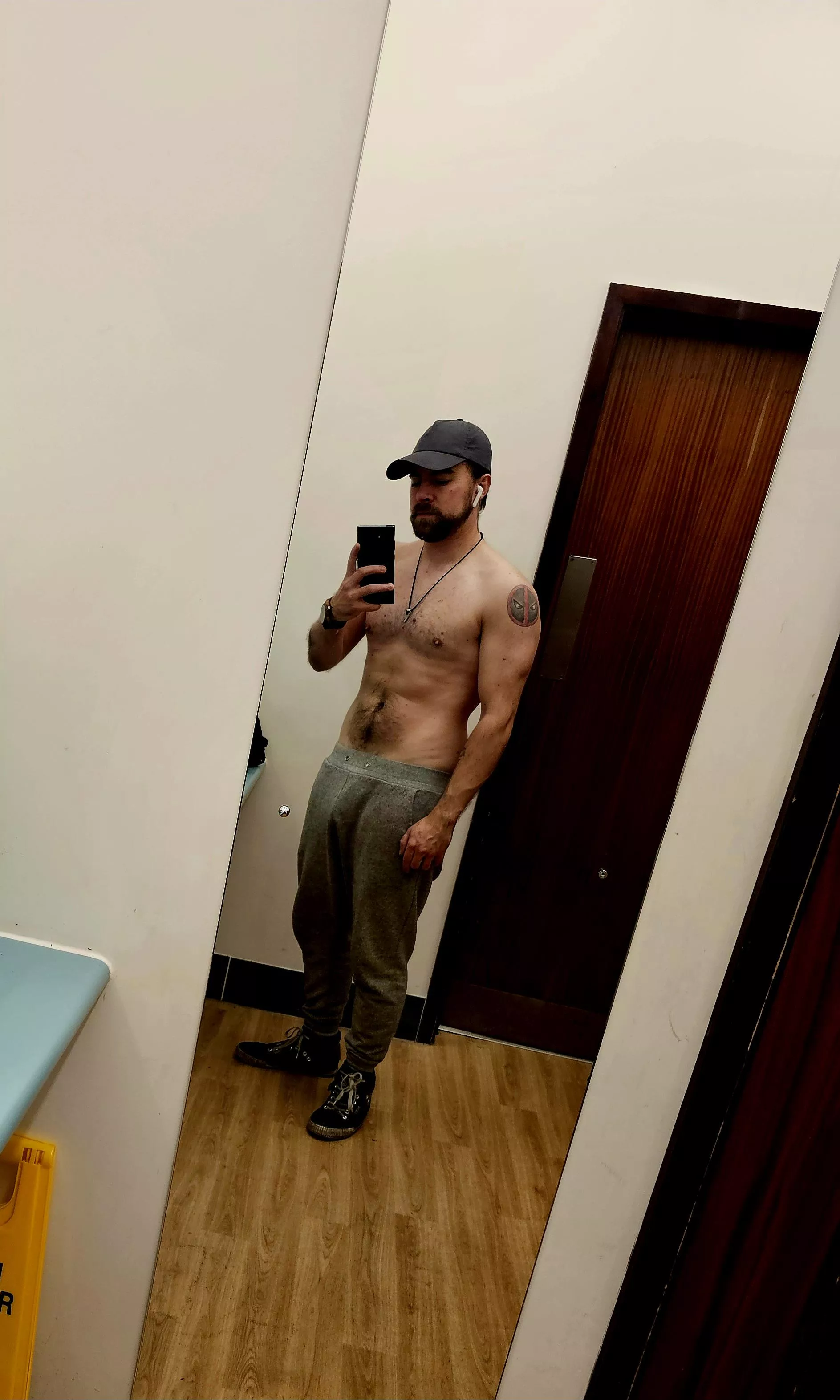 Who doesnt love grey jogger season 😉 posted by MindofMark95