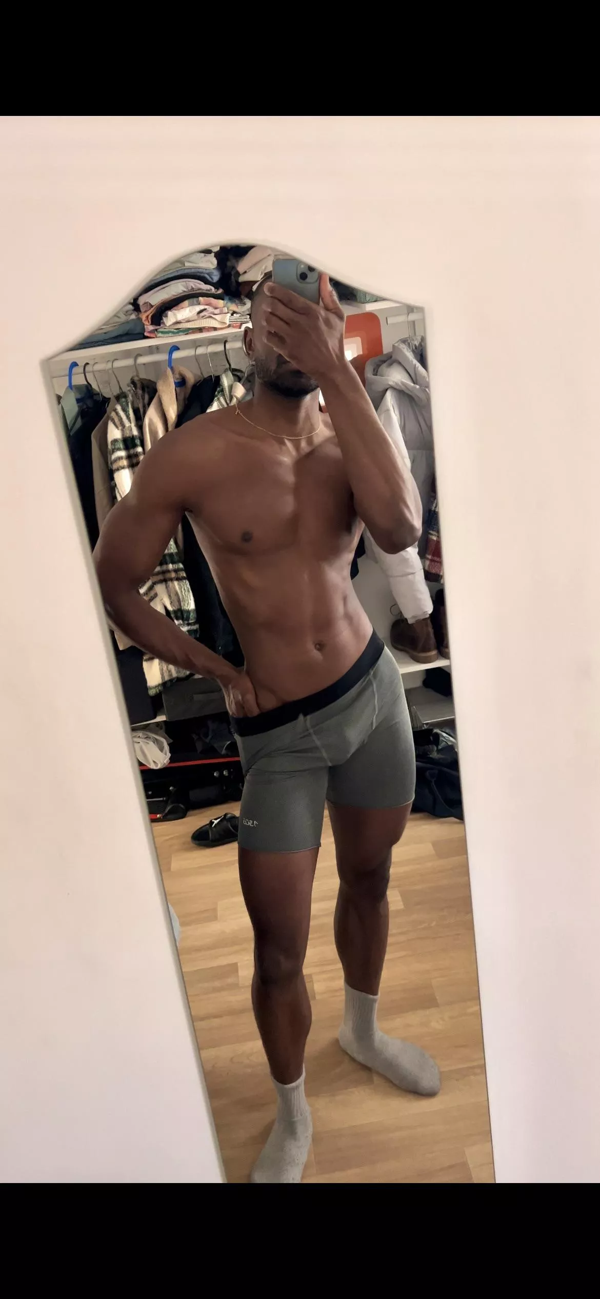 Workout legging are so comfy.. it’s like a second skin. I forget I wear one sometimes… 😋 posted by joligeorges