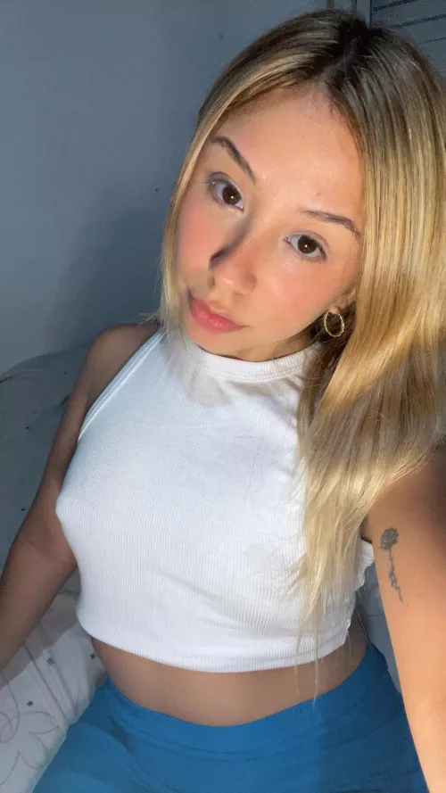 Would you let your GF to walk in a crop top with a bra? by Honest_Illustrator54