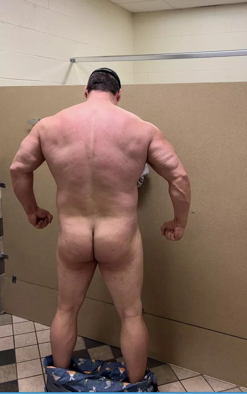 Would you like me to stand over you like this? posted by MrBigDaddyBuff