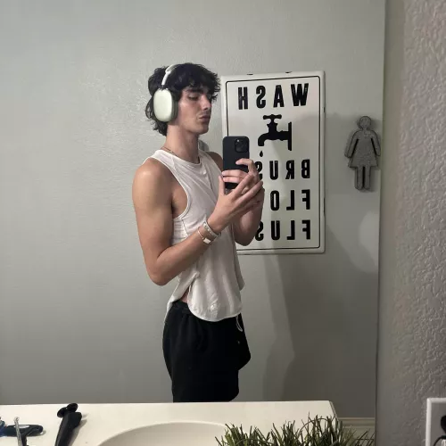 18, add me hot tops by No-Bunch-1073