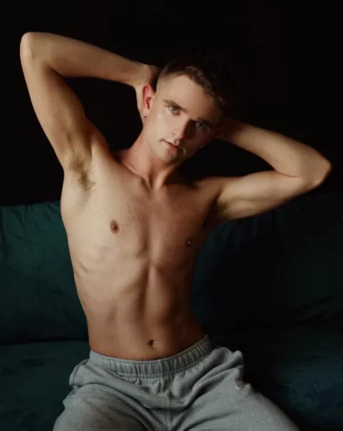 (23) Describe me in one word by canyoncolex