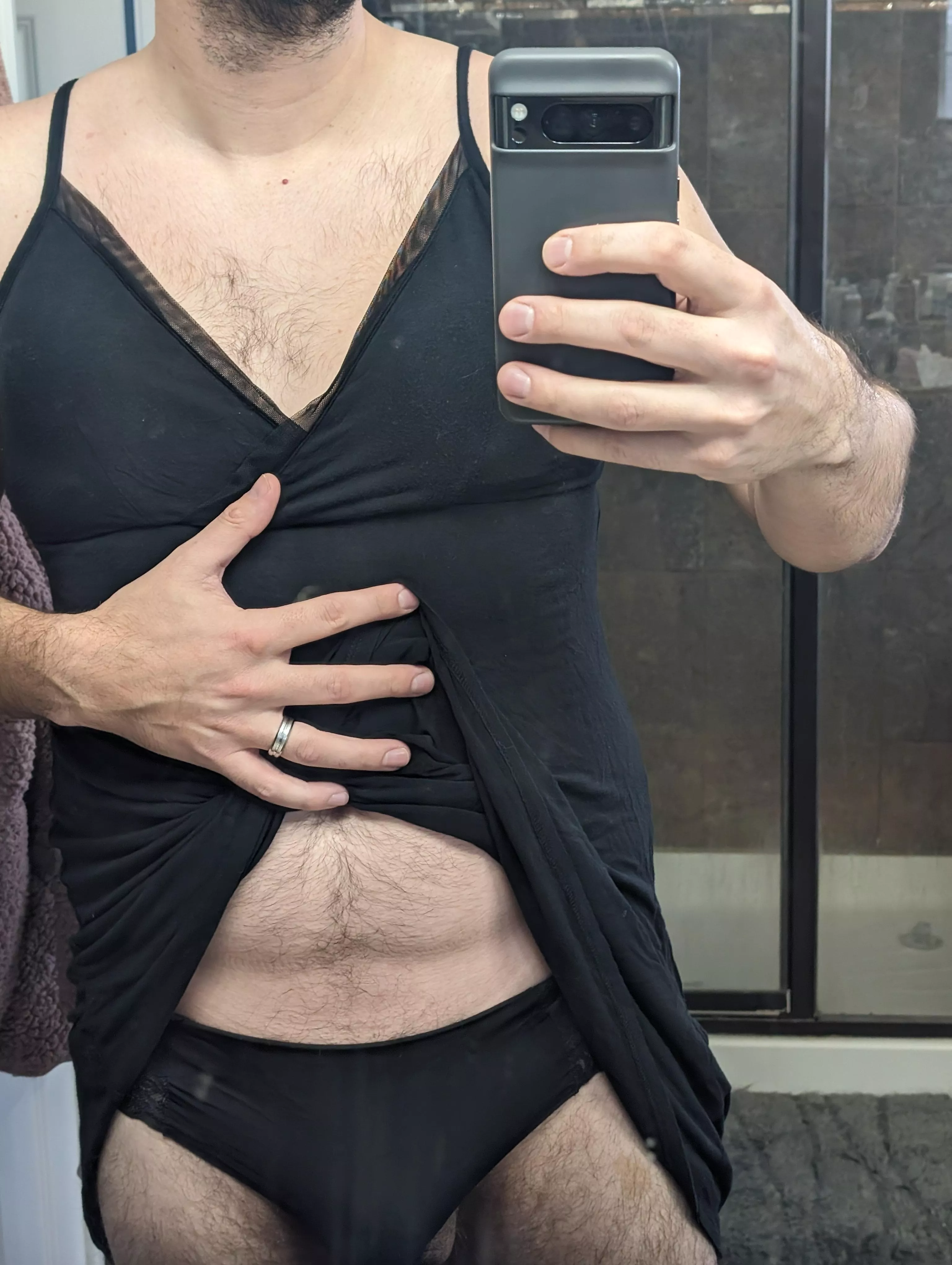 (35) wife's out of town. Getting naughty. posted by SnowJon21