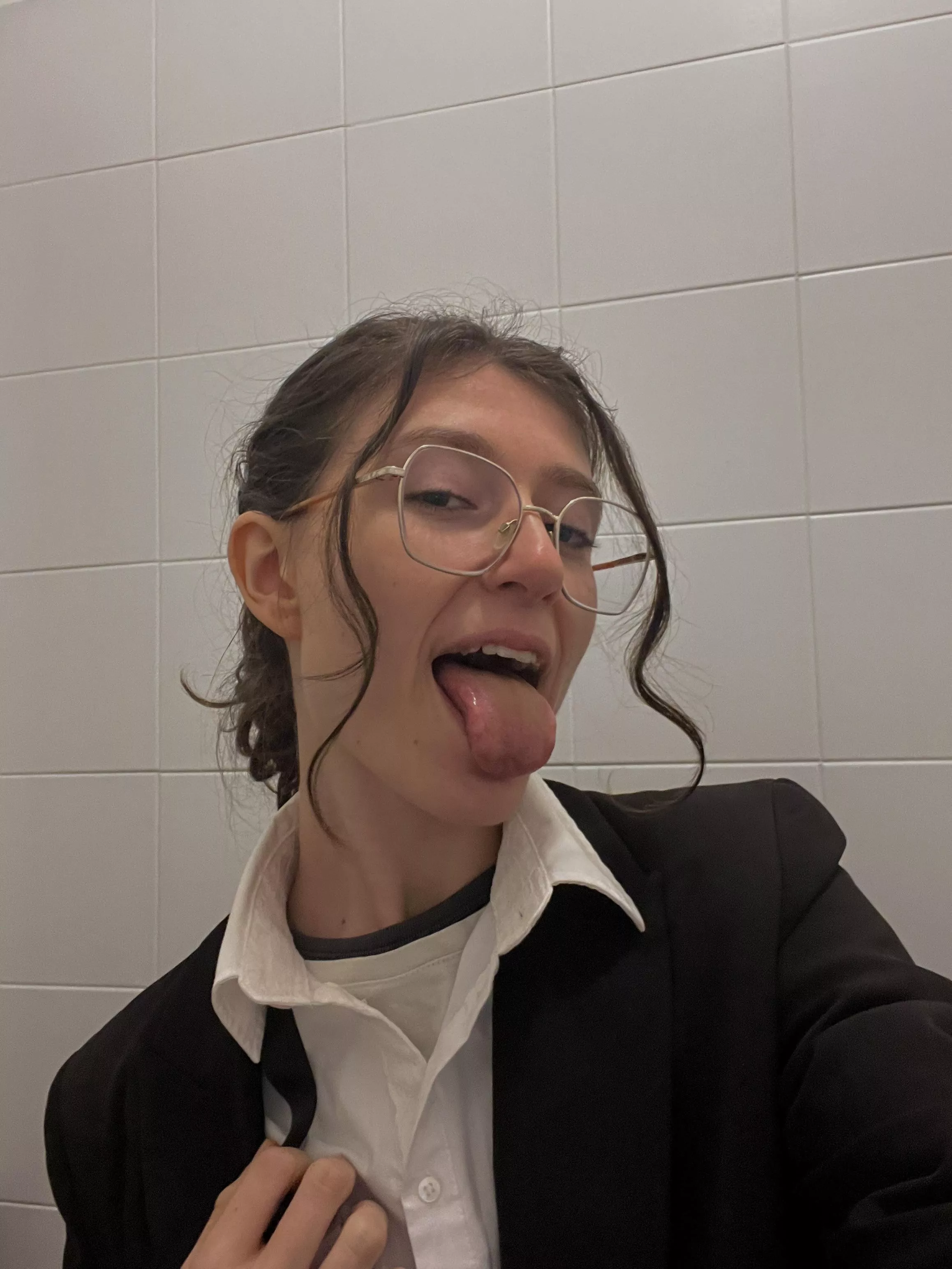 Am I sexy on my work clothes? posted by kinkymiahereee