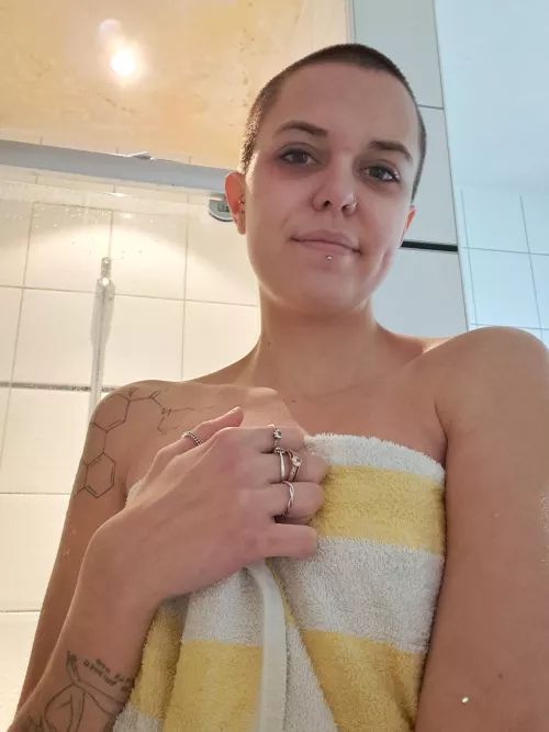 Any flatearthers here? by Lipstick_lovere