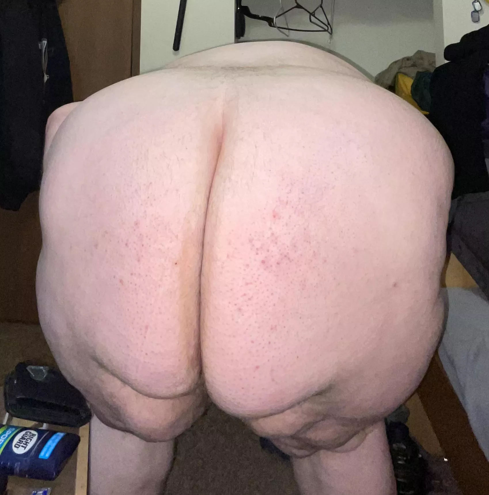 Craving to lose my virginity 😉 posted by bbclovingfatwhiteboy