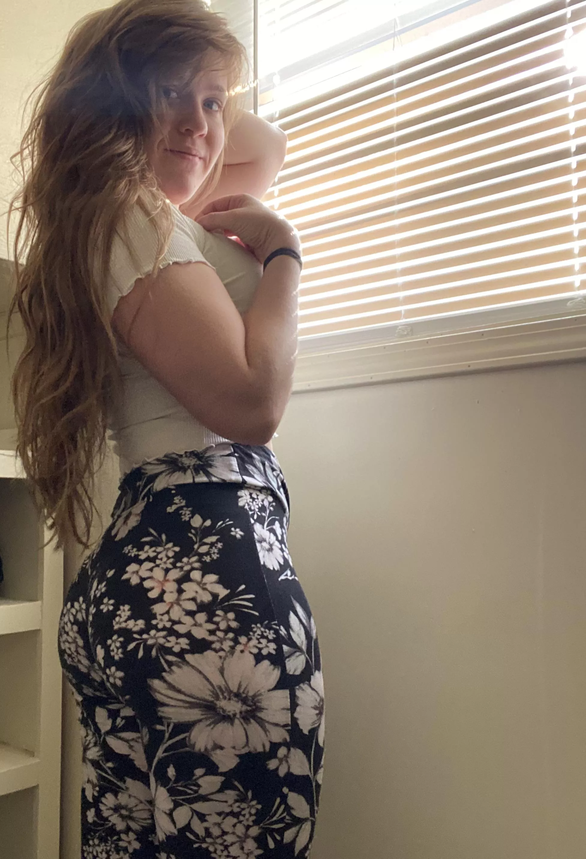 Every woman should own a pair of pants like these [f] posted by SorrryCharlie