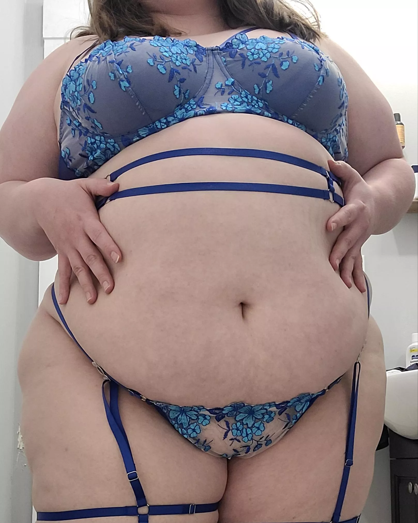 Feeling extra pretty on my birthday 🎂 posted by HornyEnigma321