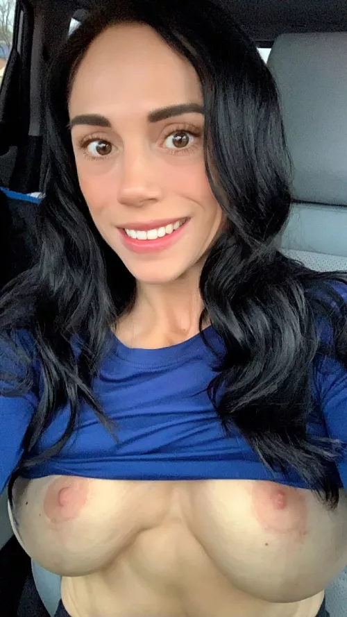 Flashing my tits on the highway by vanessaarizonaxxx