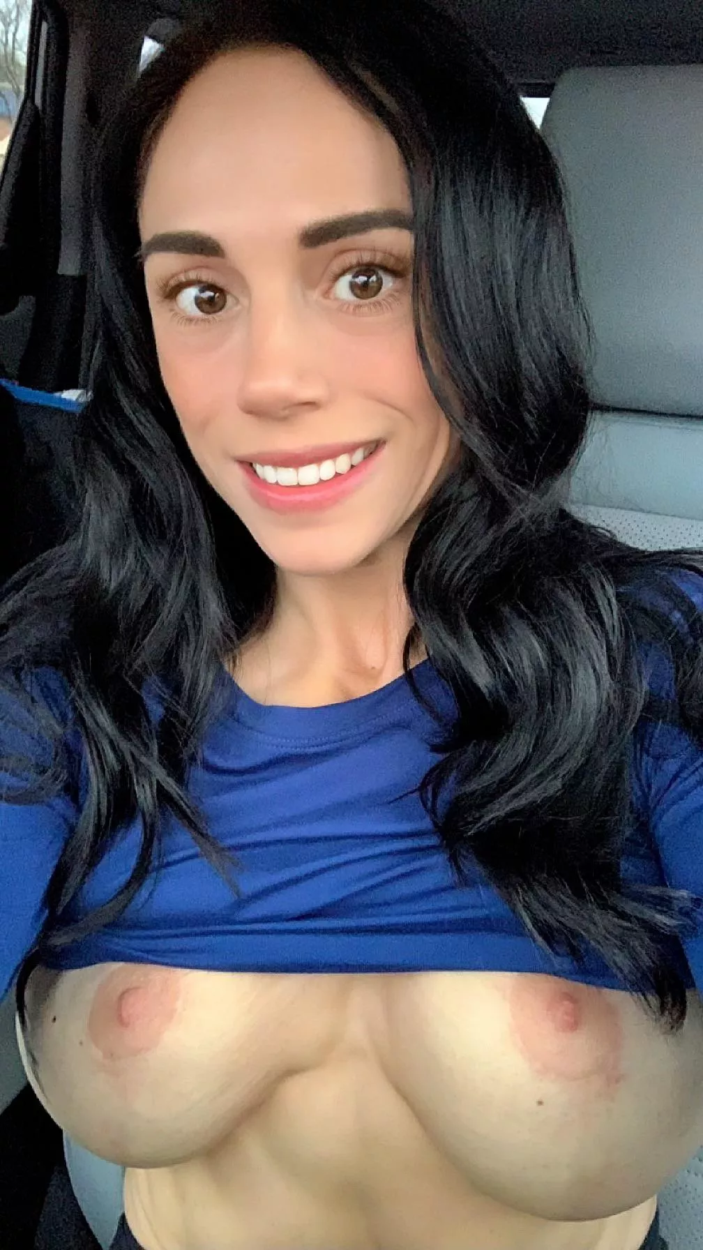 Flashing my tits on the highway posted by vanessaarizonaxxx