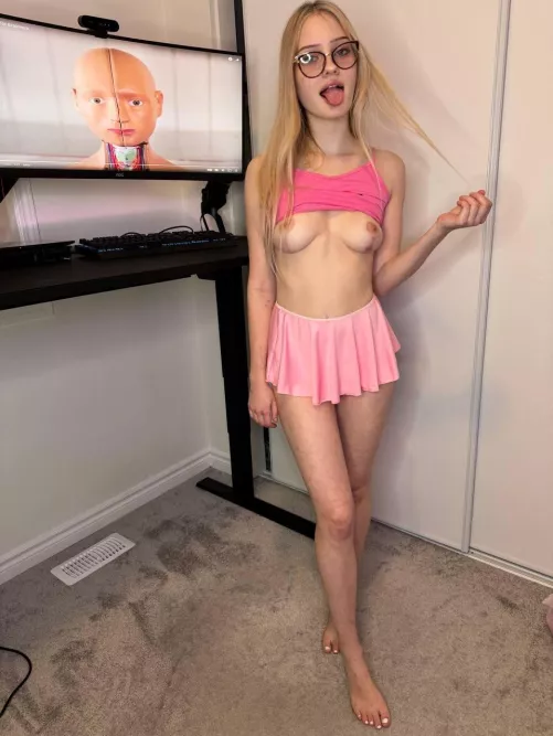 Funsized little fit blonde :) by lce1891