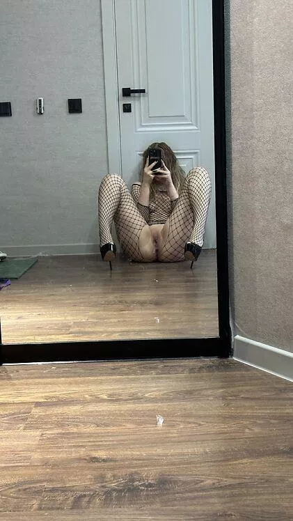 Give me eye contact as you eat my pussy posted by HeavyVegetate