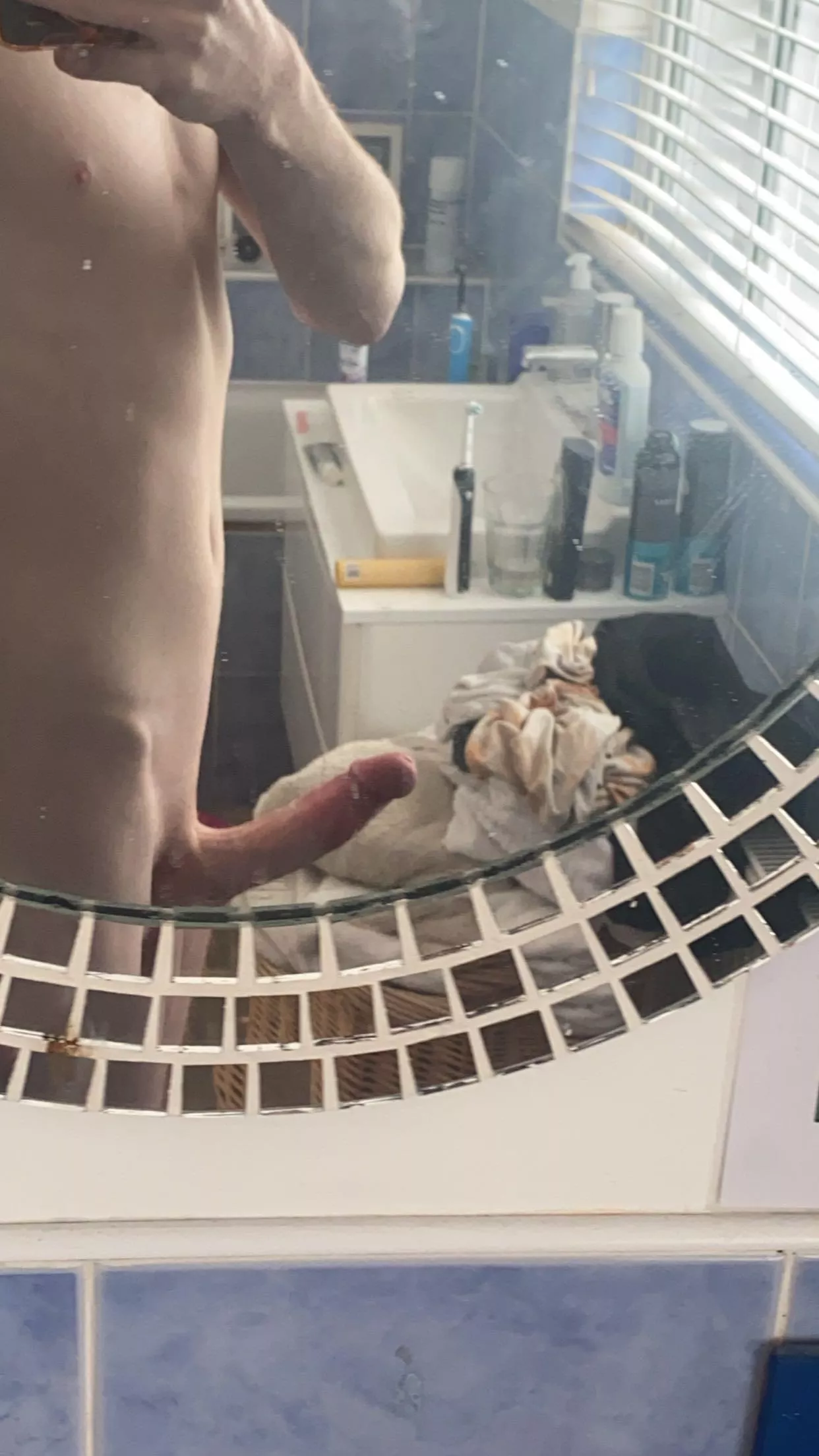 guess how big😏 posted by Pitiful-Grapefruit15