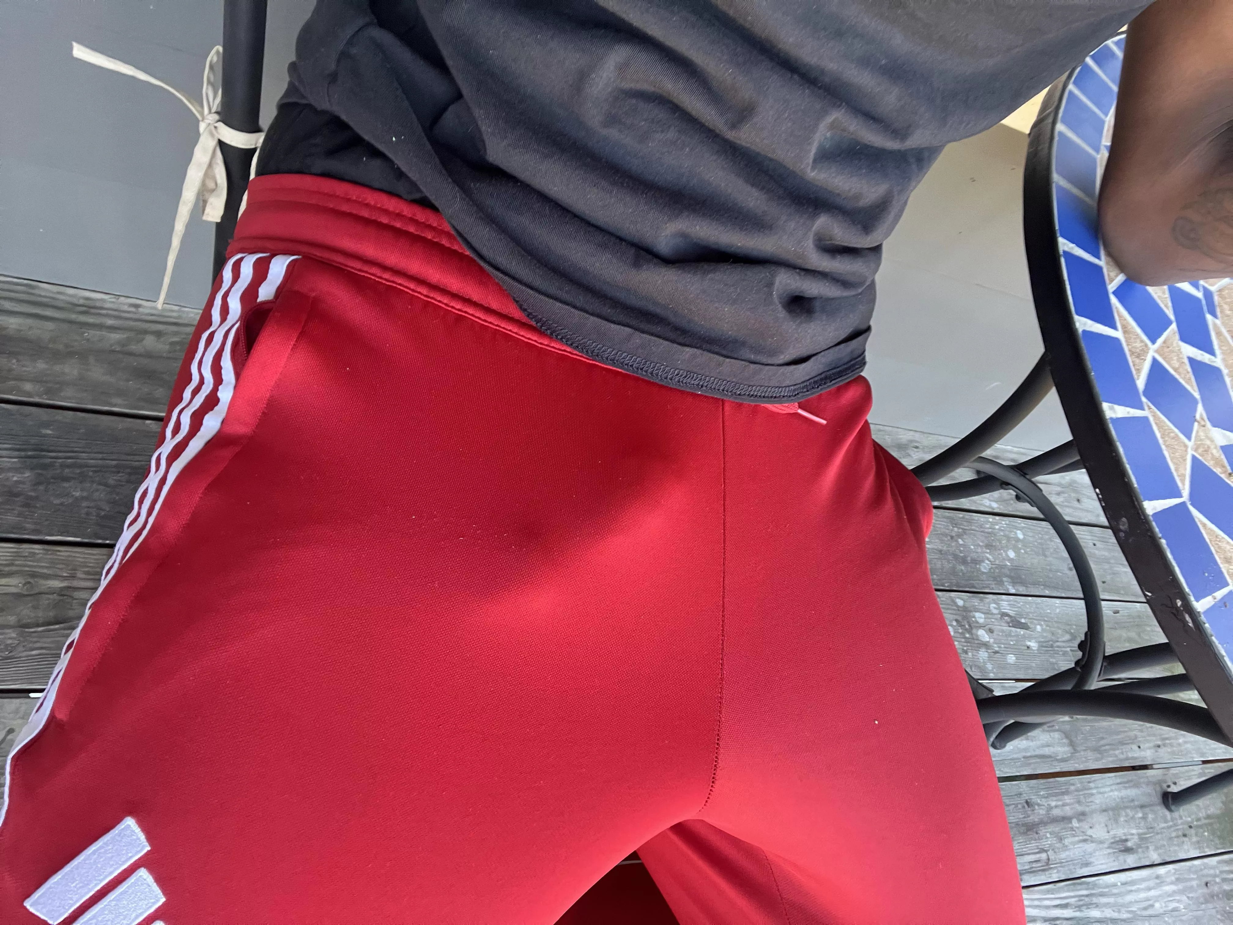 I just have a kink for prints and I love when mine shows posted by Fitnursebae