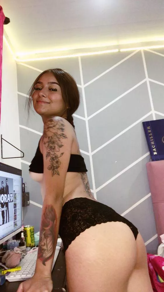 I just need to be eaten from behind posted by Badass_Bae