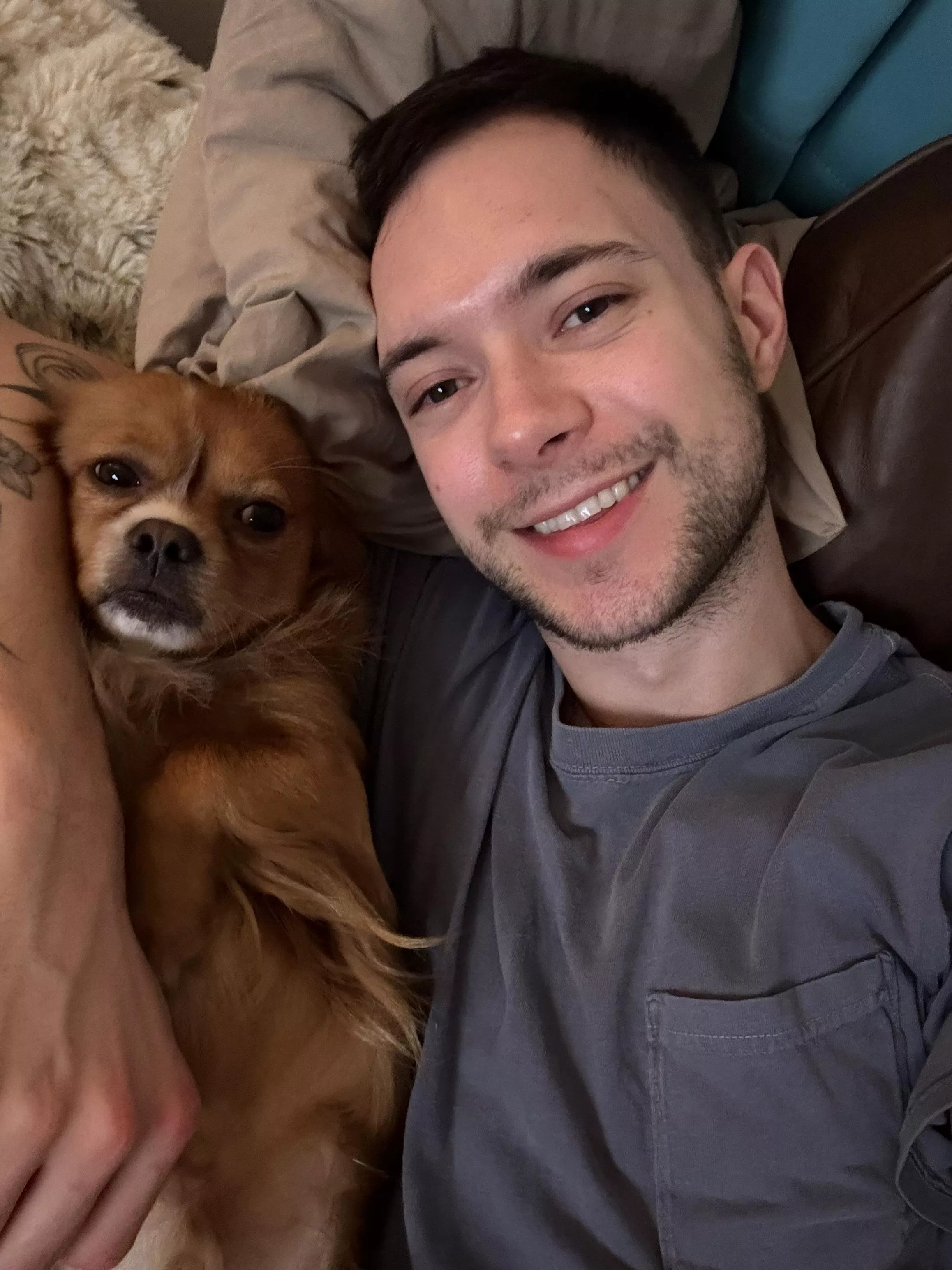 I'm blissed out watching TV with my best friend posted by xoxo_alex