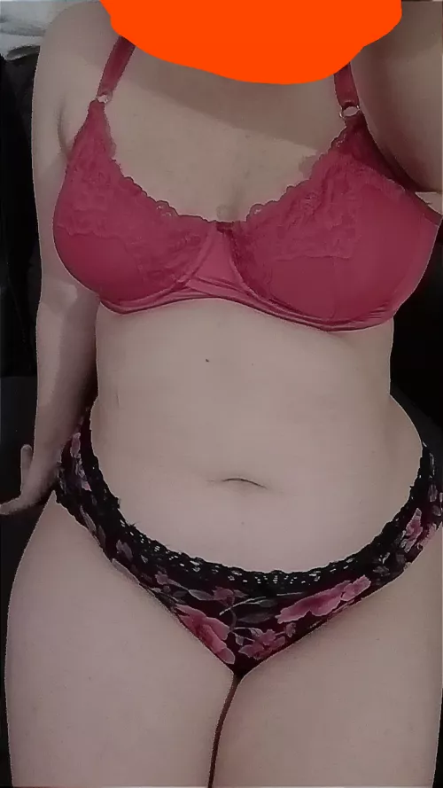 Just turned 18 and a lil nervous to post here lol by gehenna45