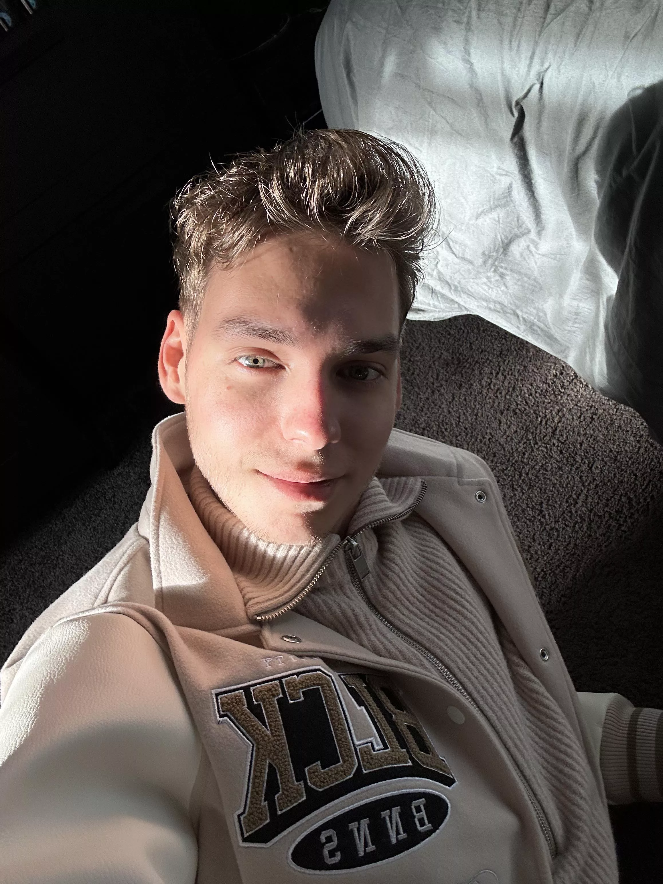 Kinda like how the sun catches my eye here posted by ImThatDudeYouKnow