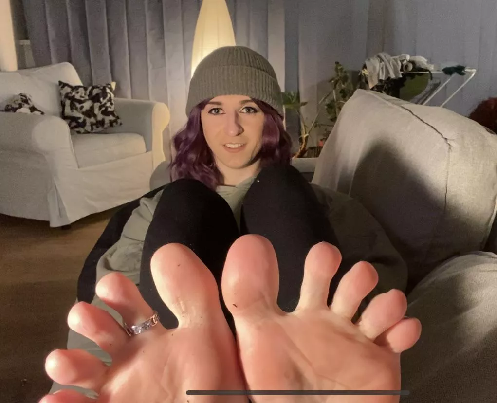 Left or right? 🦶🏼😋 posted by AoifeCD95