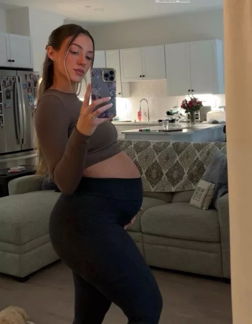 Loving my bump by B7168