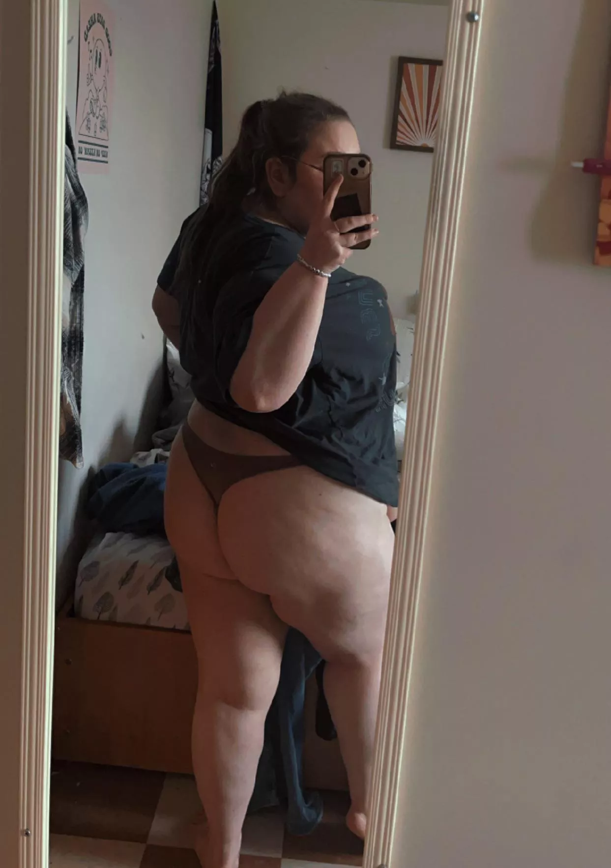 Missing red hand prints 🤔 posted by Stormy_Leo