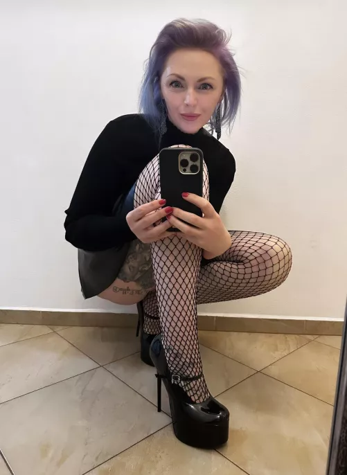 My heels express my attitude. by theinkedsiren1