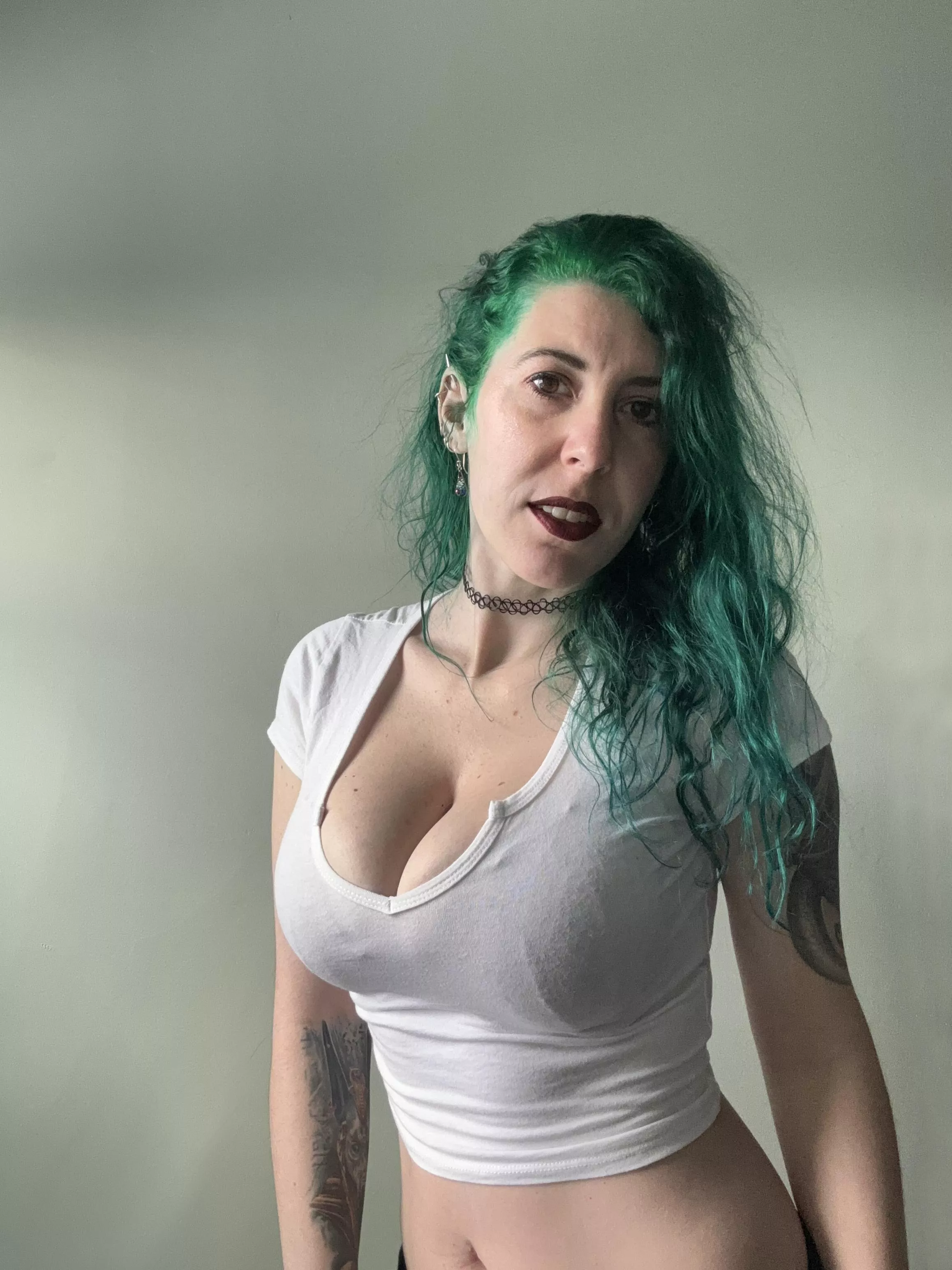 Pretty and green posted by sirenskiss3