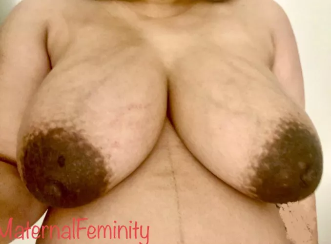 See my veins? by MaternalFeminity