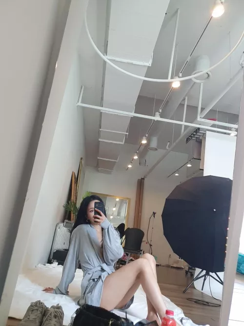 Selfie during the photoshoot✌️ by Top_Appearance_1170