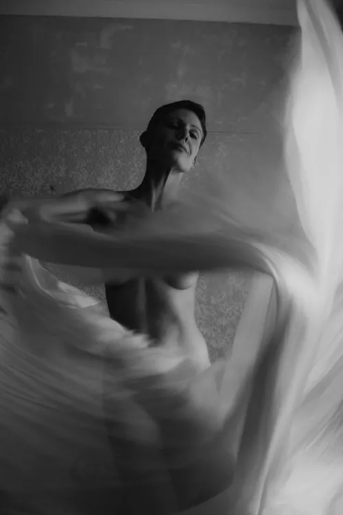 Something a little different 🖤🤍 by stretchykitten