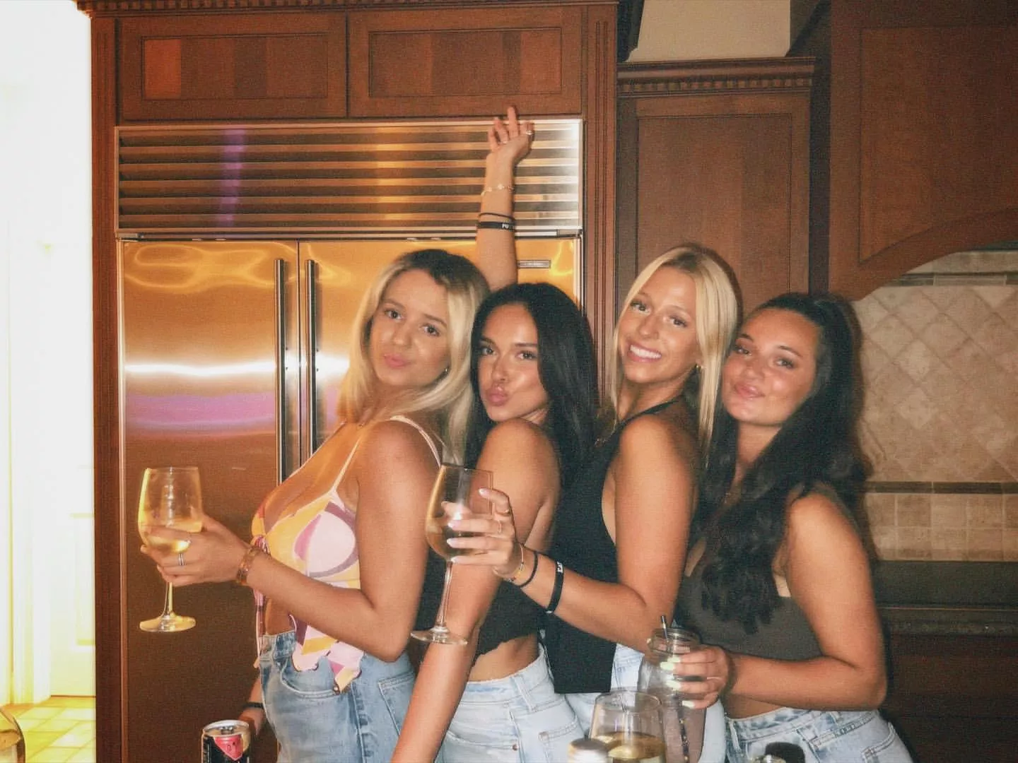 Sorority girls [4] posted by mbass-69