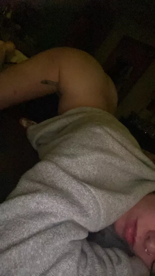 stretching out after the gym (f) by carrotwhiskers