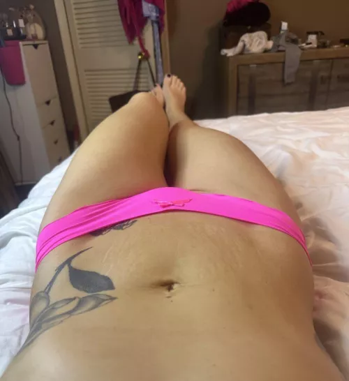 The PoV of my sexy pink bow! by fitnesswife1983