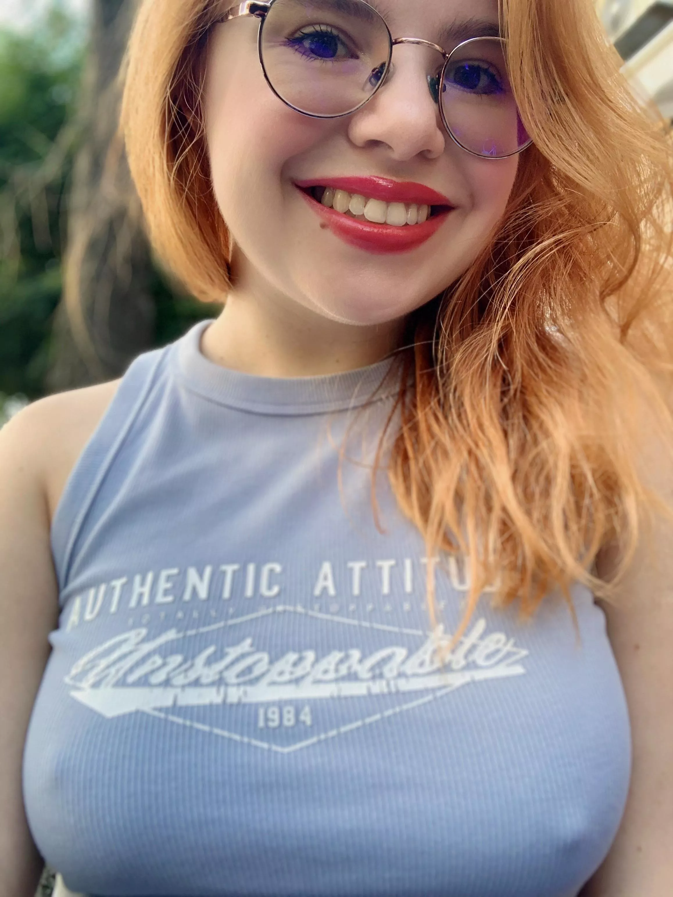 there are only two types of men: those who notice a smile first and those who notice nipples first posted by kalaturanastasi_1111