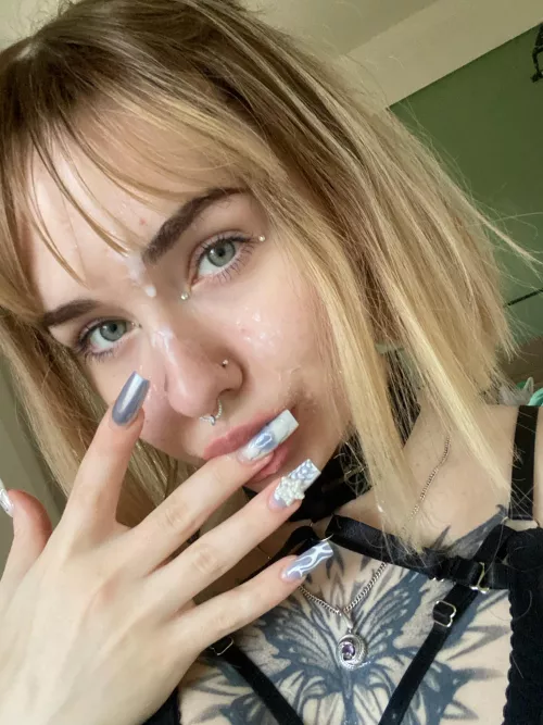 This look hints at round two by keysipurple