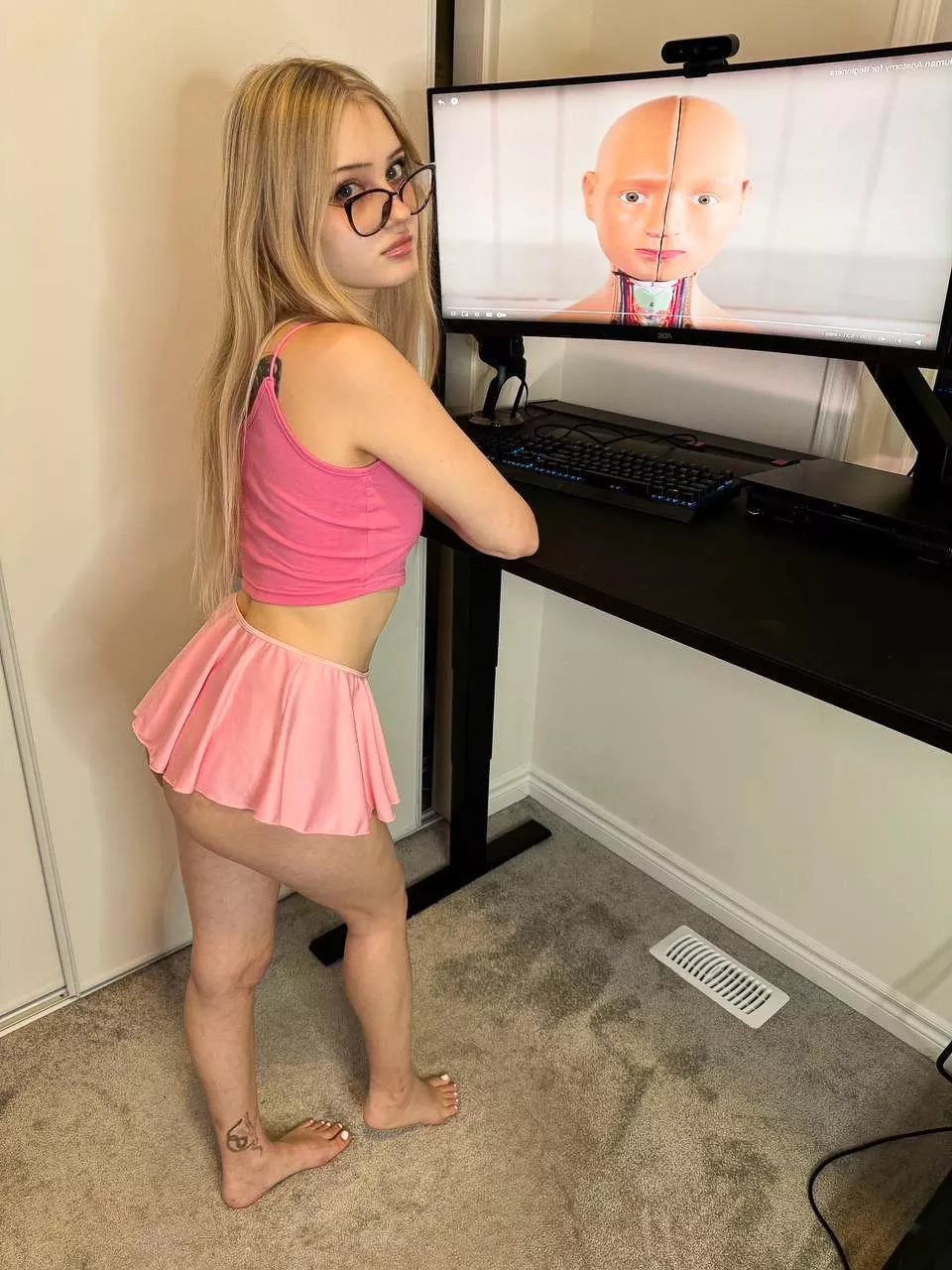 Though they're not the thickest but they’re enough to smother you with 💞 posted by ChrisHage