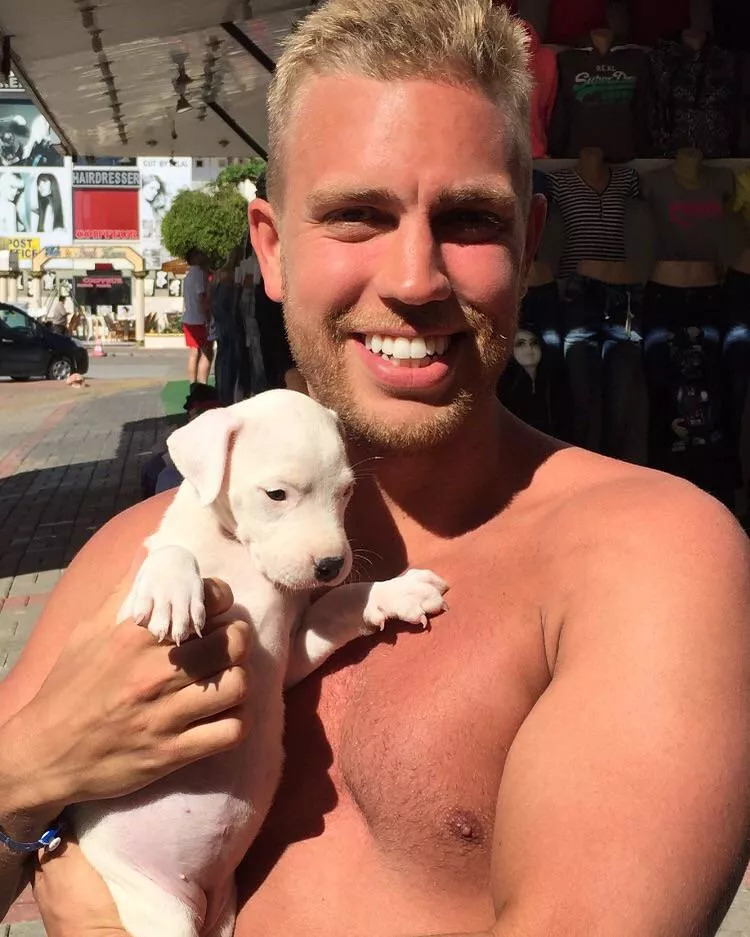 Who are you? Dogs or cats?🐶🐈 posted by Atkaf