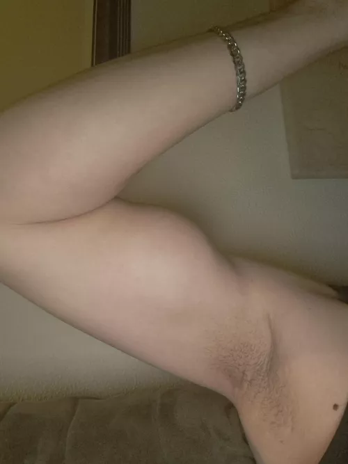 Who wants to lick my pits ( m 22 ) by Then_Educator_2525