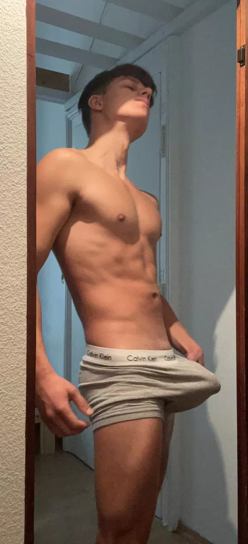 19m,rate my bulge by Select_Equipment4297