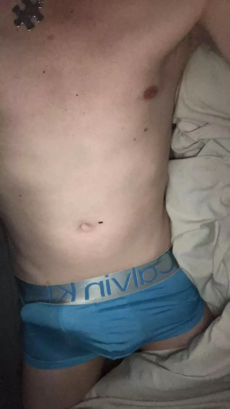 38 uk - working but please distract me - dayofthedead38 posted by Dayofthedead1