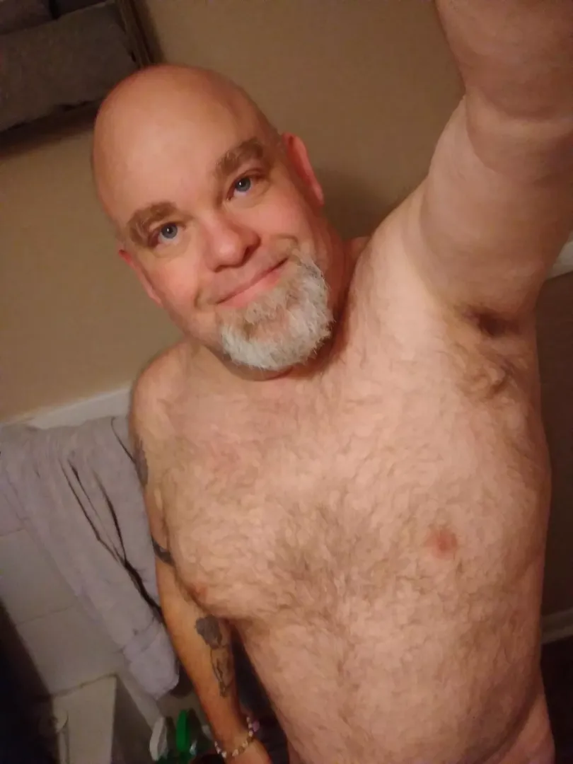 46. Good morning, anyone what to hope in the shower with daddy? posted by Goodbear46