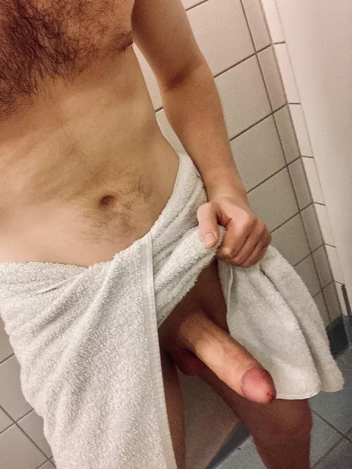 Aftershow(er) Party 🎉 by cockant