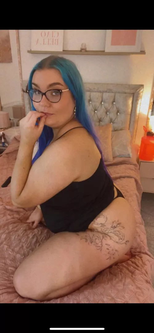 Are there actually any guys out there that eat pussy AND ass? 🤔 by YourBabyGirlox